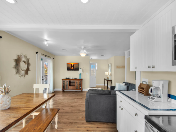 5 Bedroom Main House, 1 Bedroom Guest House in Miramar Beach