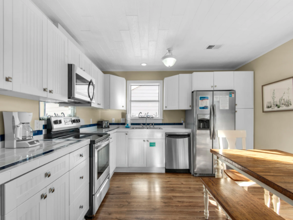 5 Bedroom Main House, 1 Bedroom Guest House in Miramar Beach