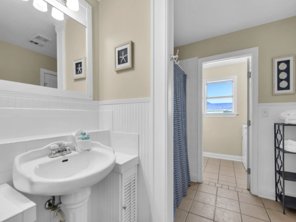 5 Bedroom Main House, 1 Bedroom Guest House in Miramar Beach