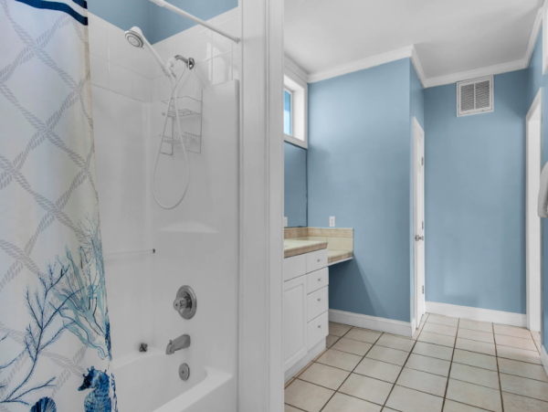 5 Bedroom Main House, 1 Bedroom Guest House in Miramar Beach