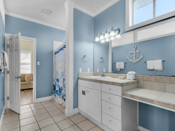 5 Bedroom Main House, 1 Bedroom Guest House in Miramar Beach
