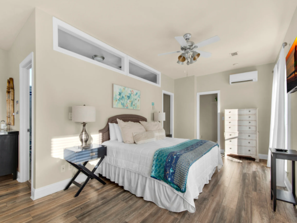 5 Bedroom Main House, 1 Bedroom Guest House in Miramar Beach