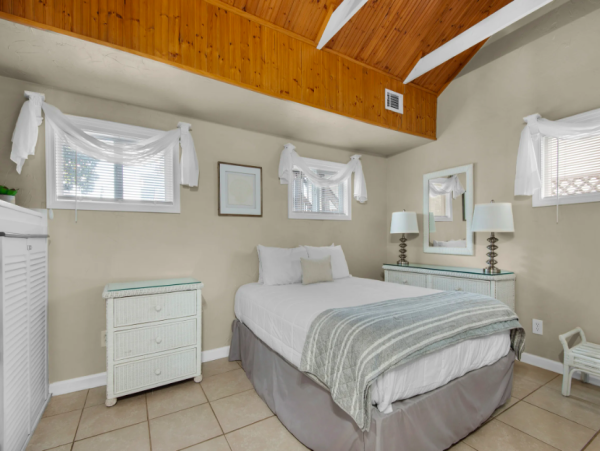 5 Bedroom Main House, 1 Bedroom Guest House in Miramar Beach