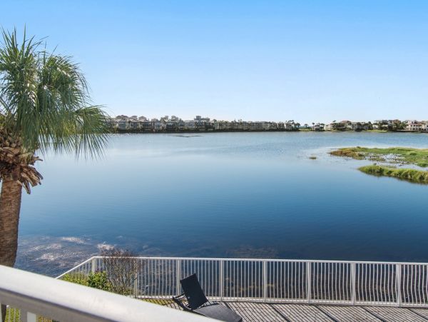 Luxurious Family Retreat in Destin - Private Pool & Lake Views