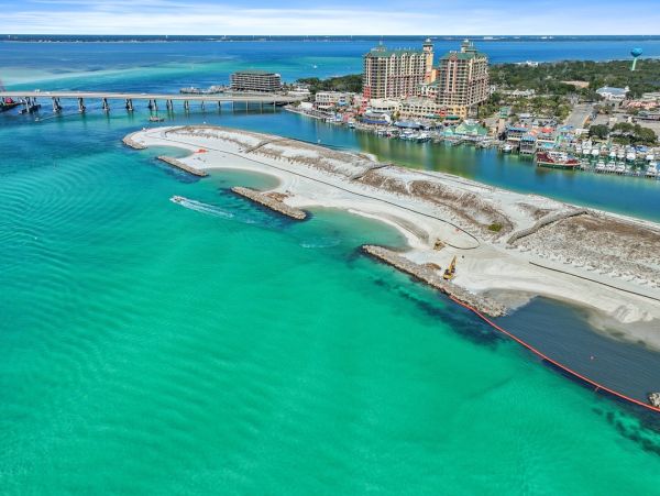 Luxurious Family Retreat in Destin - Private Pool & Lake Views