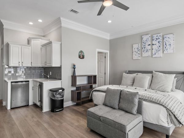Luxurious Family Retreat in Destin - Private Pool & Lake Views