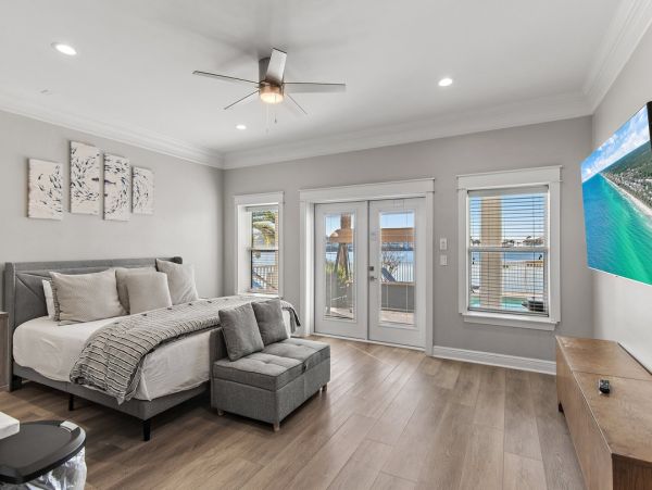 Luxurious Family Retreat in Destin - Private Pool & Lake Views