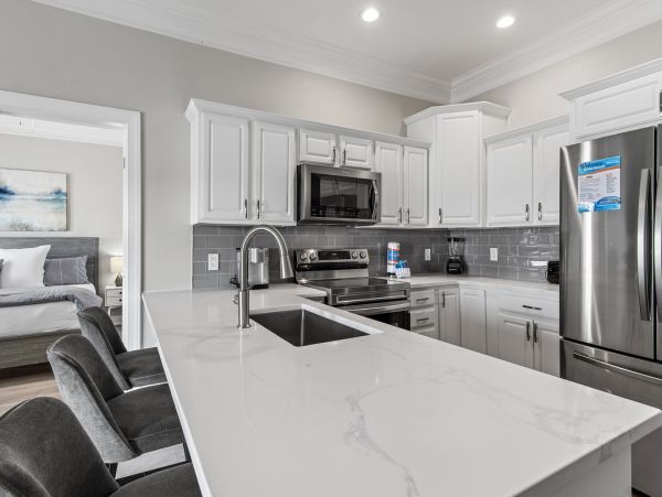 Luxurious Family Retreat in Destin - Private Pool & Lake Views