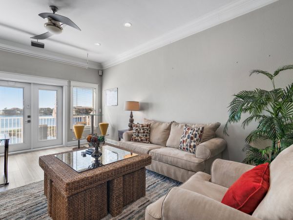 Luxurious Family Retreat in Destin - Private Pool & Lake Views