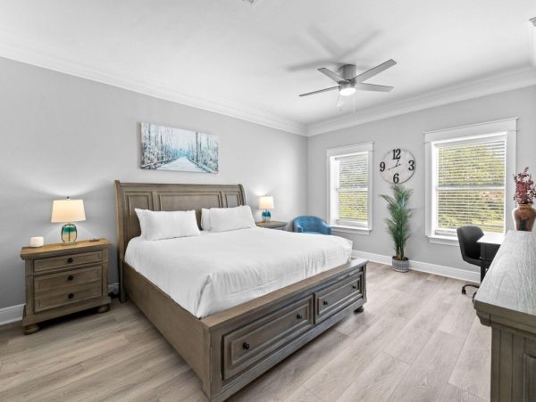 Luxurious Family Retreat in Destin - Private Pool & Lake Views