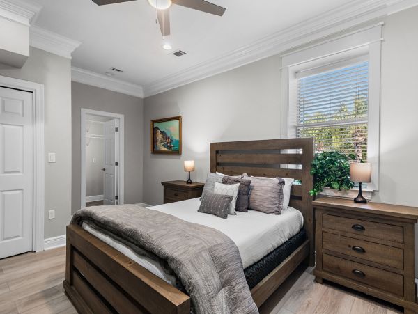 Luxurious Family Retreat in Destin - Private Pool & Lake Views
