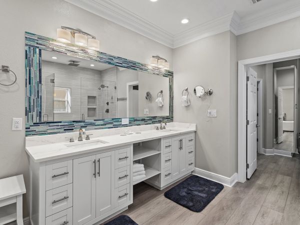 Luxurious Family Retreat in Destin - Private Pool & Lake Views