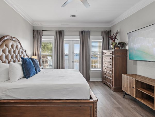 Luxurious Family Retreat in Destin - Private Pool & Lake Views