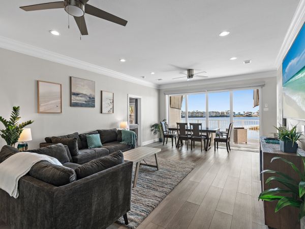 Luxurious Family Retreat in Destin - Private Pool & Lake Views