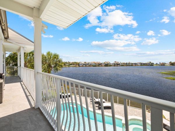Luxurious Family Retreat in Destin - Private Pool & Lake Views