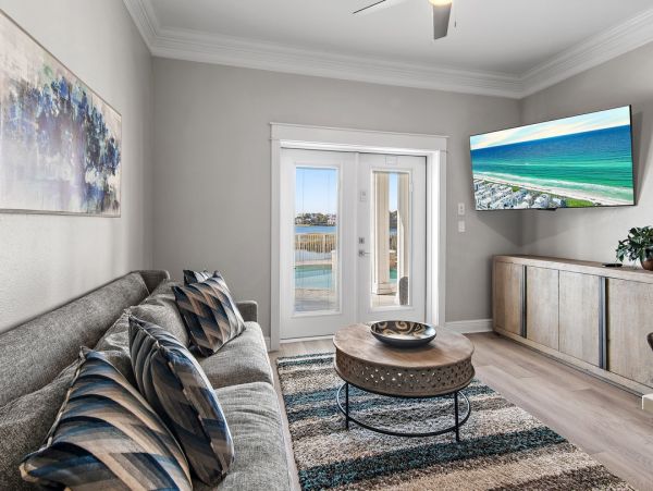Luxurious Family Retreat in Destin - Private Pool & Lake Views
