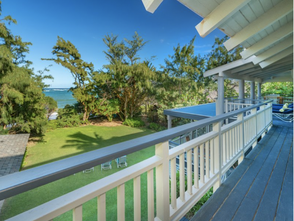 On Beach Kahuku Vacation Home Six Bedroom with Private Pool
