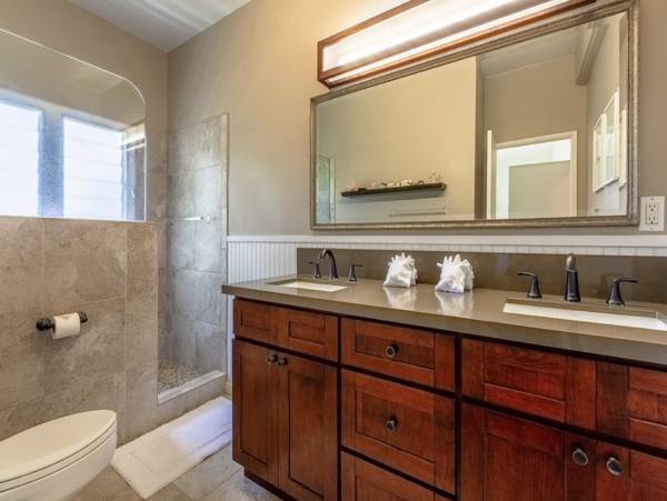 On Beach Kahuku Vacation Home Six Bedroom with Private Pool