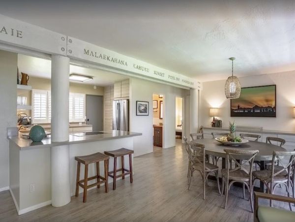 On Beach Kahuku Vacation Home Six Bedroom with Private Pool