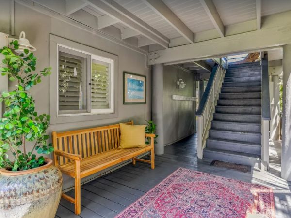 On Beach Kahuku Vacation Home Six Bedroom with Private Pool