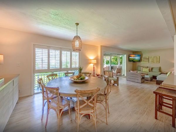 On Beach Kahuku Vacation Home Six Bedroom with Private Pool