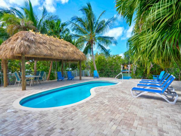 Marathon Vacation Home Private Pool & Short Walk To Beach