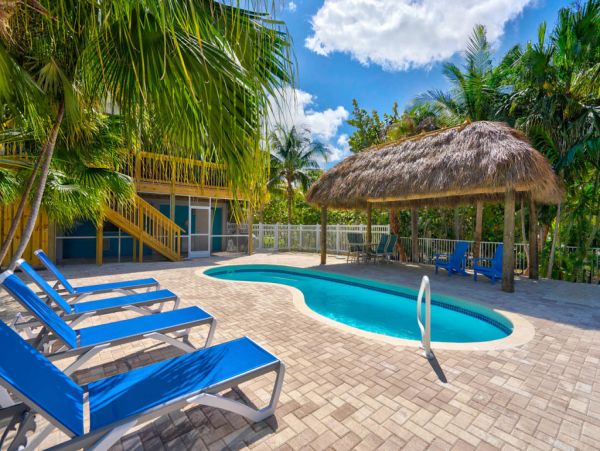 Marathon Vacation Home Private Pool & Short Walk To Beach