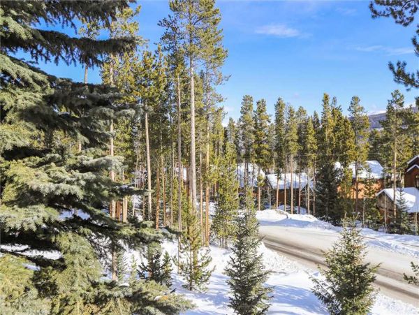 Ski-in Ski-Out Five-Bedroom Rental Home in Breckenridge
