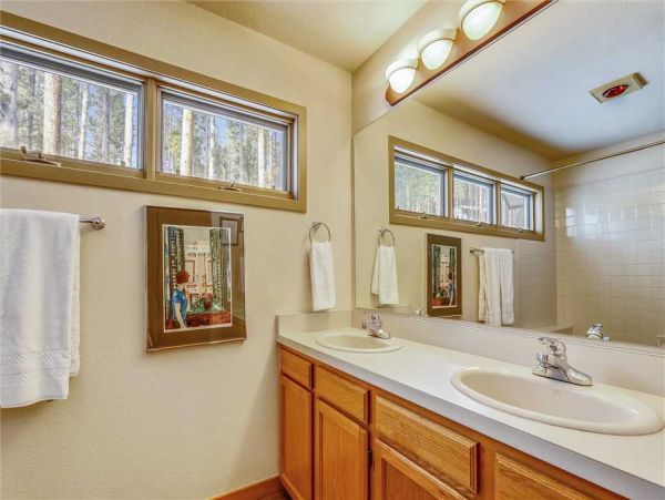 Ski-in Ski-Out Five-Bedroom Rental Home in Breckenridge