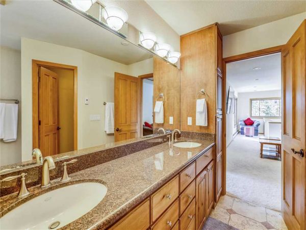 Ski-in Ski-Out Five-Bedroom Rental Home in Breckenridge