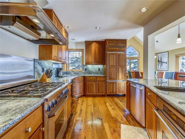 Ski-in Ski-Out Five-Bedroom Rental Home in Breckenridge