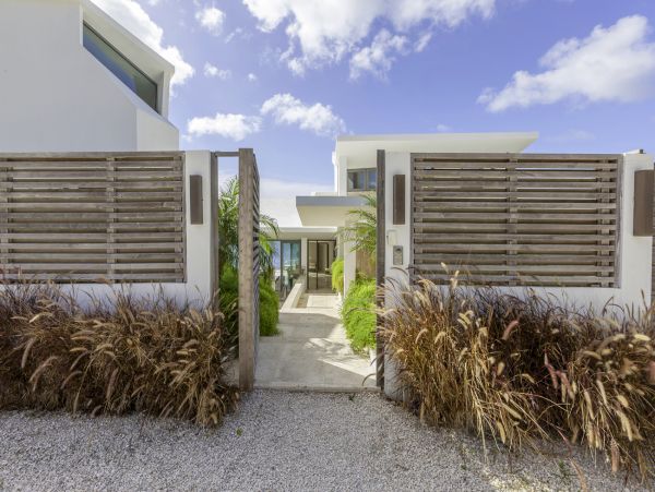 Anguilla Home 985048
