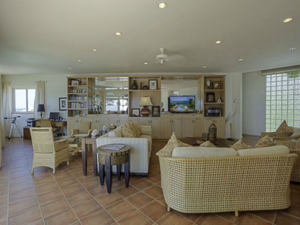 Anguilla Home 985054