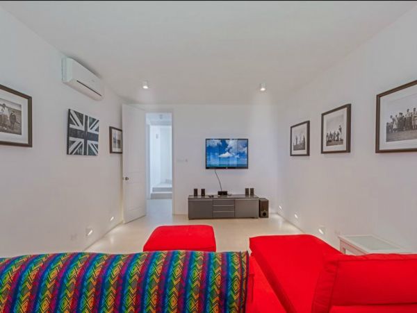 Anguilla Home 985071