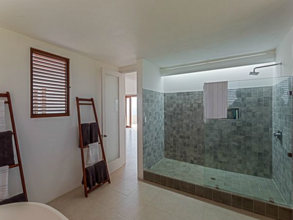 Anguilla Home 985071