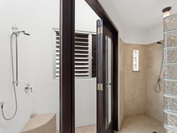 Anguilla Home 985073
