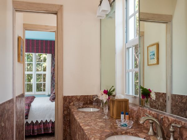 Anguilla Home 985077