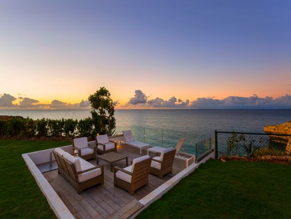 Anguilla Home 985078