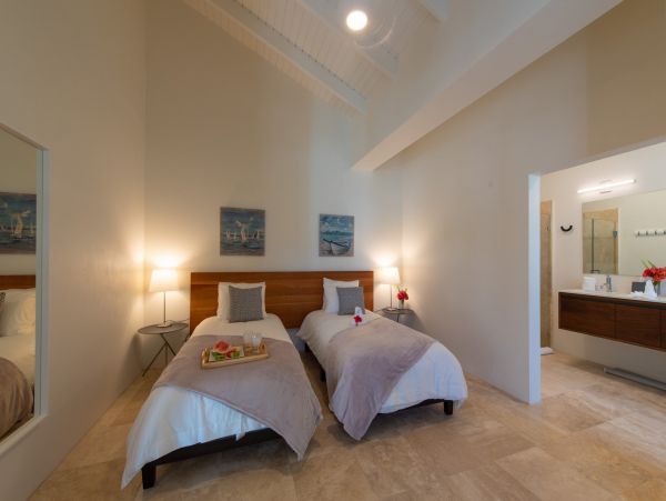 Anguilla Home 985083