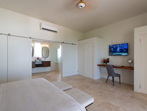 Anguilla Home 985083