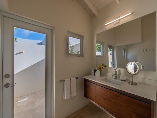 Anguilla Home 985083
