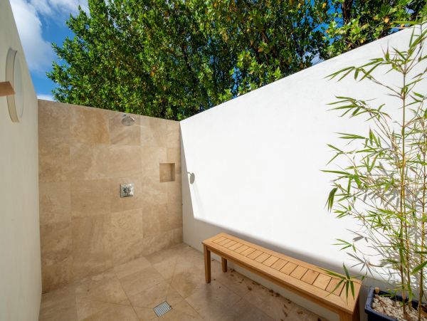 Anguilla Home 985083