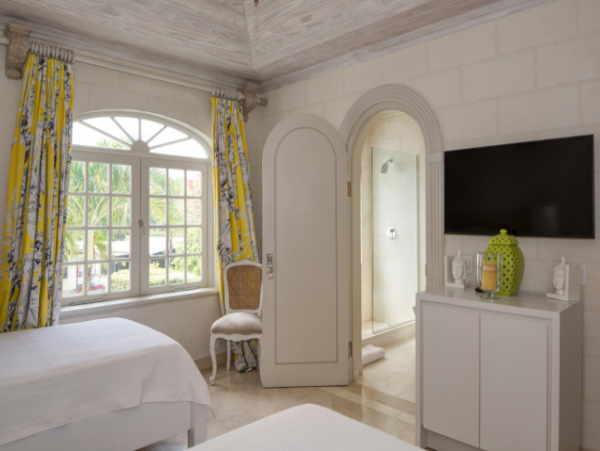 Beachfront Vacation Home with 5 Bedrooms in Barbados