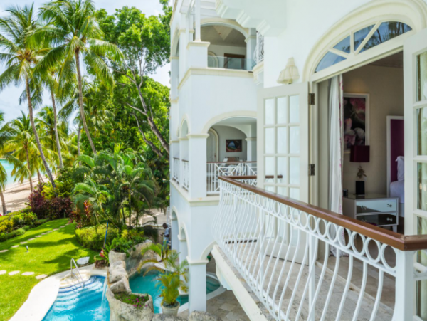 Beachfront Vacation Home with 5 Bedrooms in Barbados