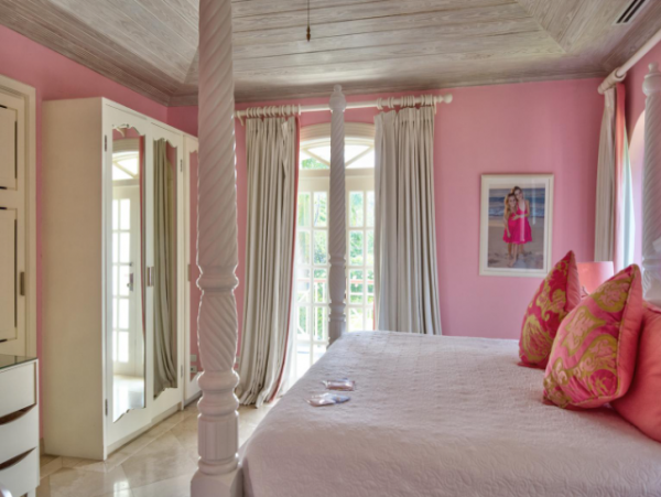 Beachfront Vacation Home with 5 Bedrooms in Barbados