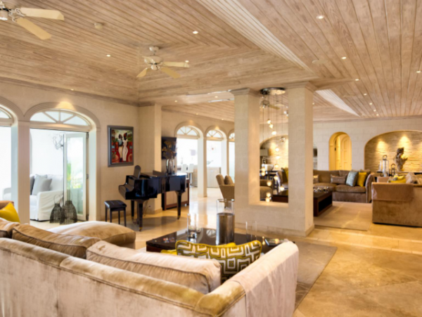 Beachfront Vacation Home with 5 Bedrooms in Barbados