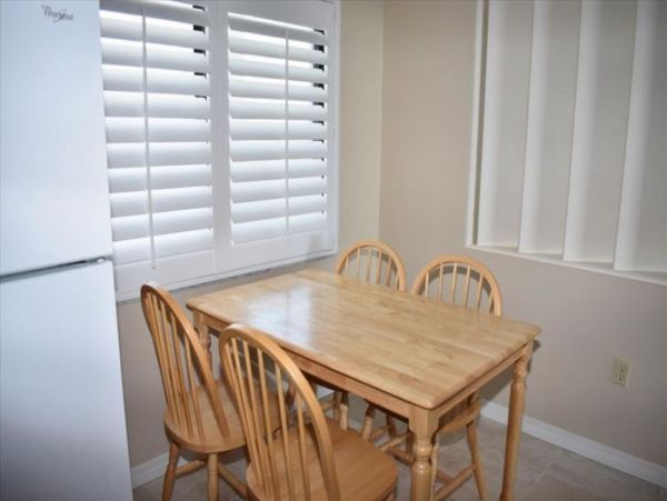 Longboat Key Beach Condo 2 Bedroom Communal Pool and Tennis