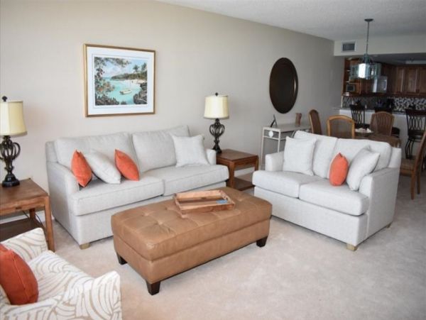 Longboat Key Beach Condo 2 Bedroom Communal Pool and Tennis