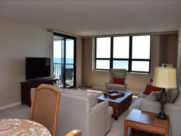 Longboat Key Beach Condo 2 Bedroom Communal Pool and Tennis