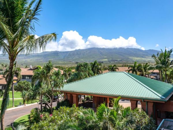 On Beach Maui Condo 2 Bedroom 2 Bathrooms Communal Pool